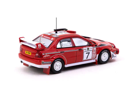 Tarmac Works 1:64 Mitsubishi Lancer Evolution 6.5, Safari Rally 2001 Winner, Tommi Mäkinen / Risto Mannisenmäki