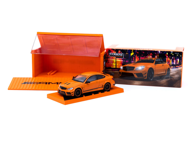 Tarmac Works 1:64 Mercedes-Benz C63 AMG Coupé Black Series Orange with Container