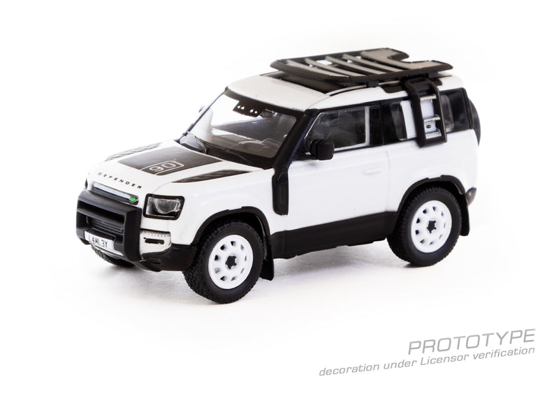 Tarmac Works 1:64 Land Rover Defender 90 in White Metallic
