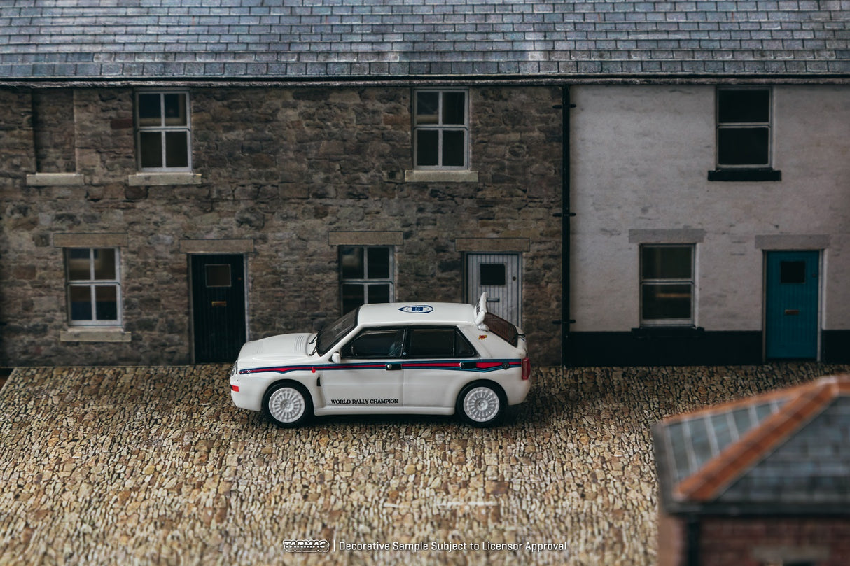 Tarmac Works 1:64 Lancia Delta HF Integrale Martini 6