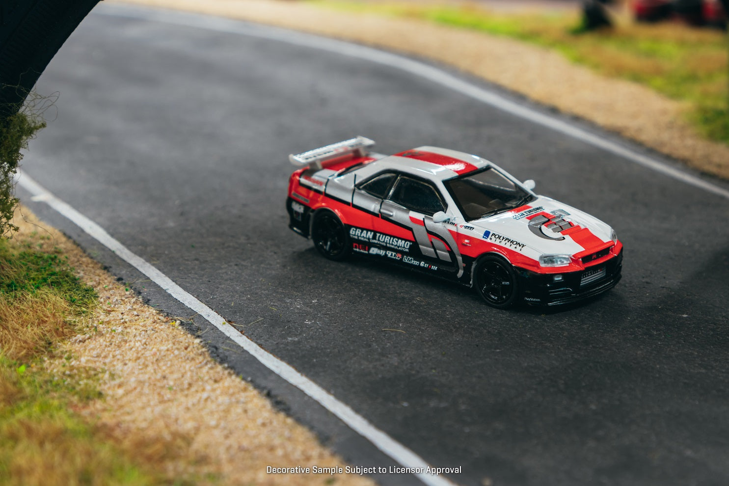 Tarmac Works 1:64 Nissan Skyline GT-R (R34) Z-Tune in Midnight