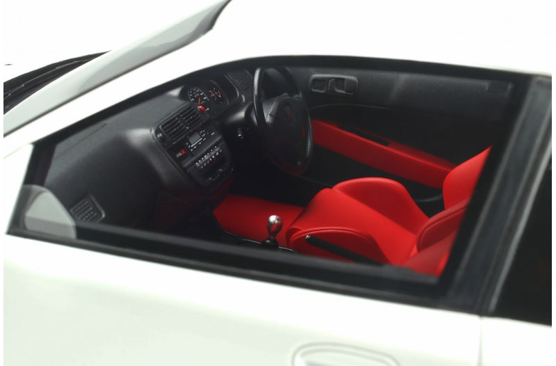Ottomobile 1:18 Honda Civic (EK9) Type-R Hatchback Early Version in White