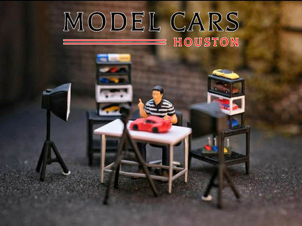 Official 1/64 Model Cars Houston "Content Creator" Figure Set