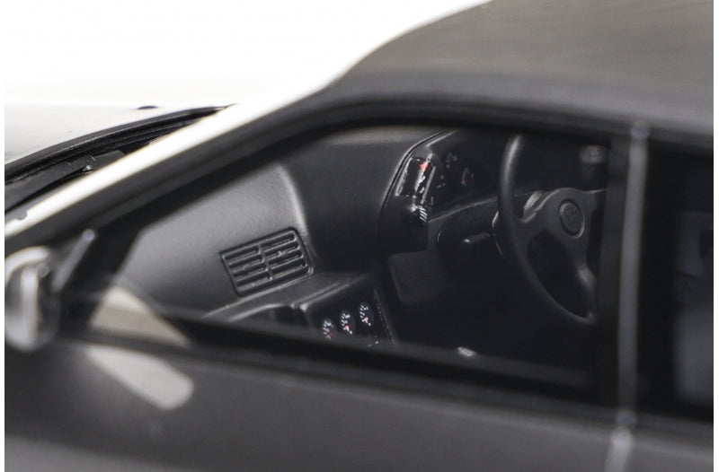 Ottomobile 1:18 Nissan Skyline GT-R (BNR32) in Gun Gray Metallic