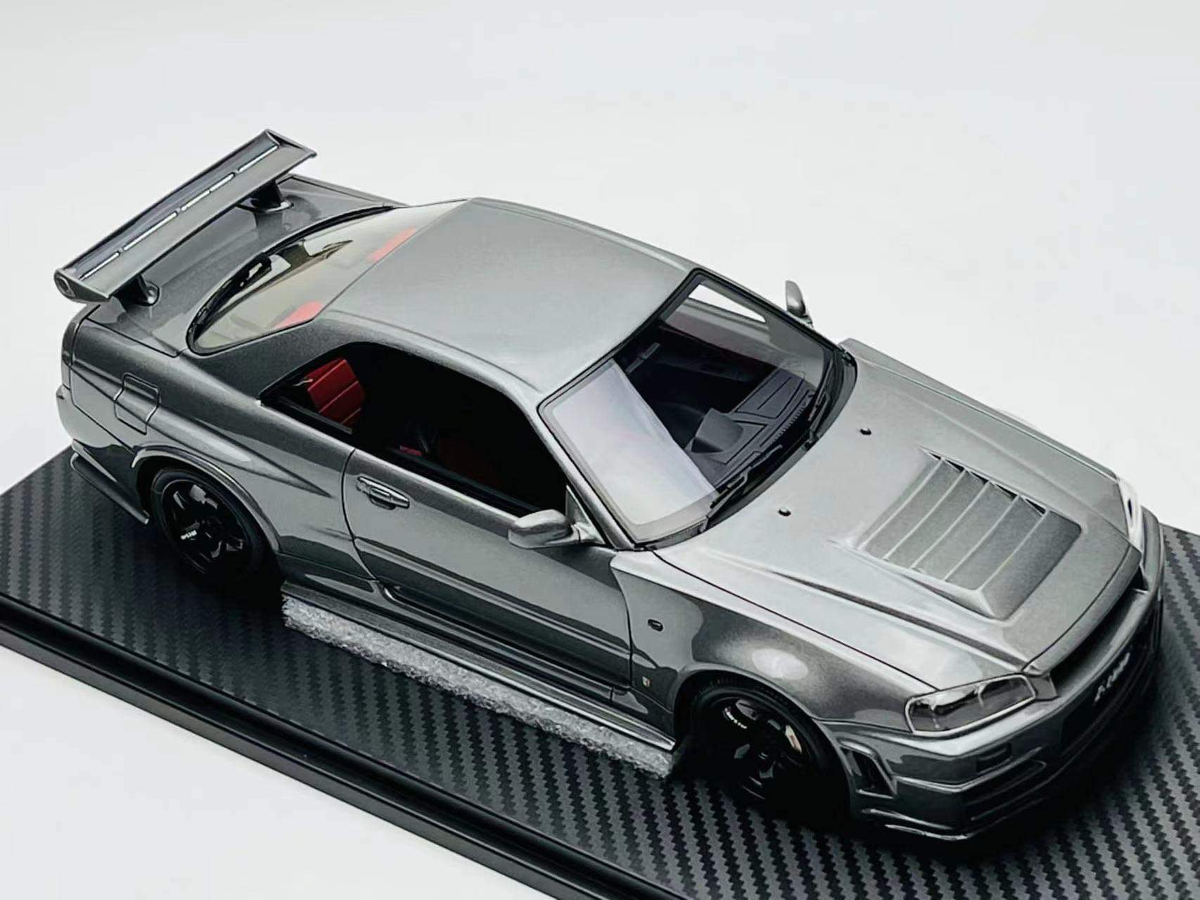 One Model 1:18 Nissan Skyline GT-R (BNR34) Z-Tune in Gun