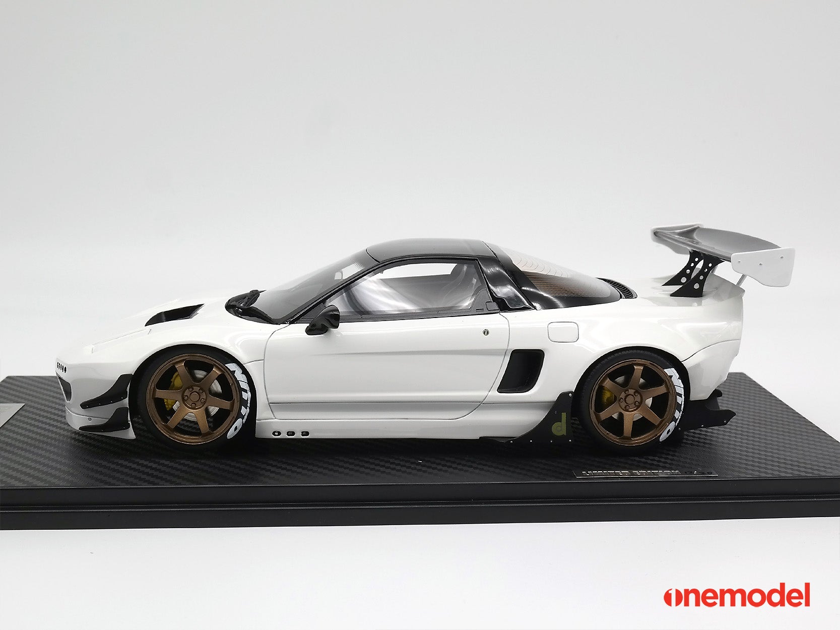 ignition model 1/18 ホンダ NSX (NA1) White Amazon | ignition model 1/18 ホンダ NSX (NA1) White 完成品