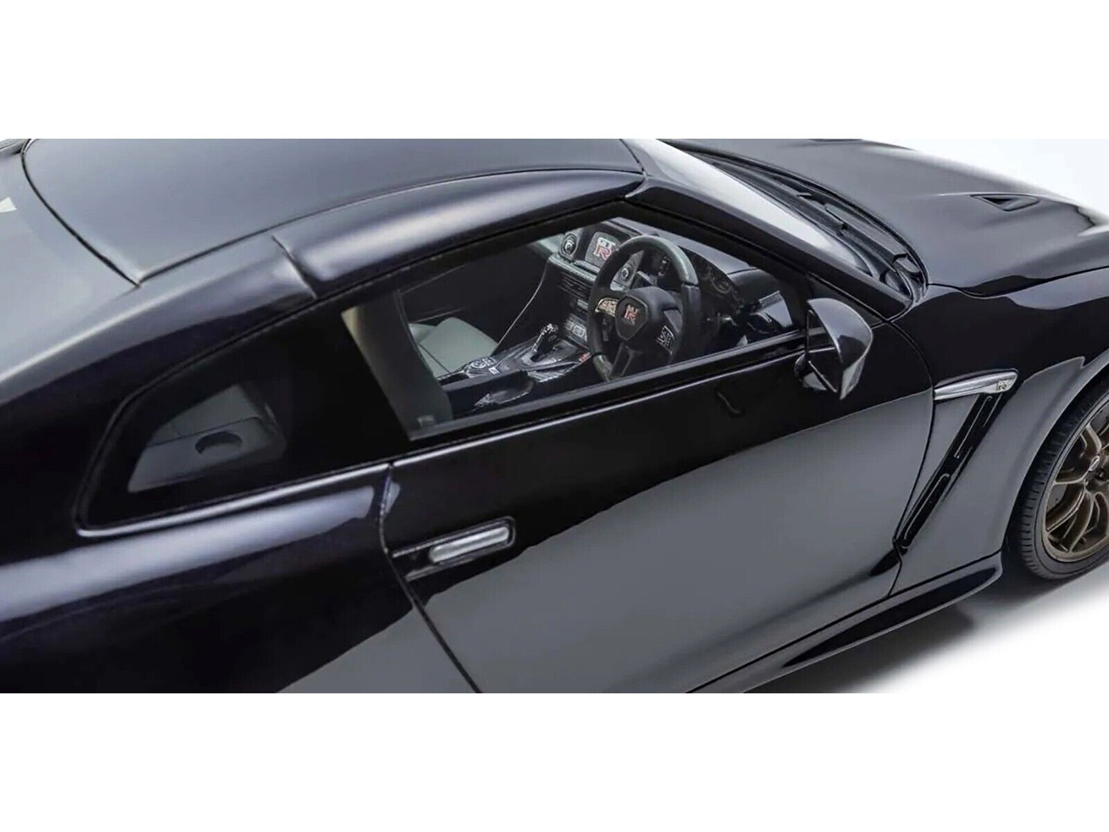 Kyosho Nissan GT-R プレミアムエディション 1/18 Kyosho 1/18 Nissan GT-R R35 Premium Edition custom