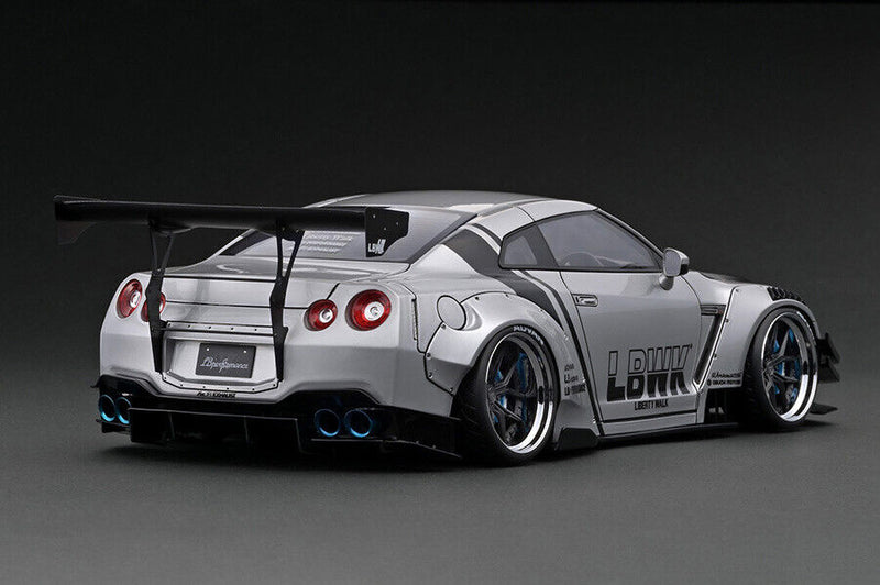 Ignition Model 1:18 Nissan Skyline GTR 35GT-RR LB-WORKS Type 2 in Silver with Mr. Kato Figure